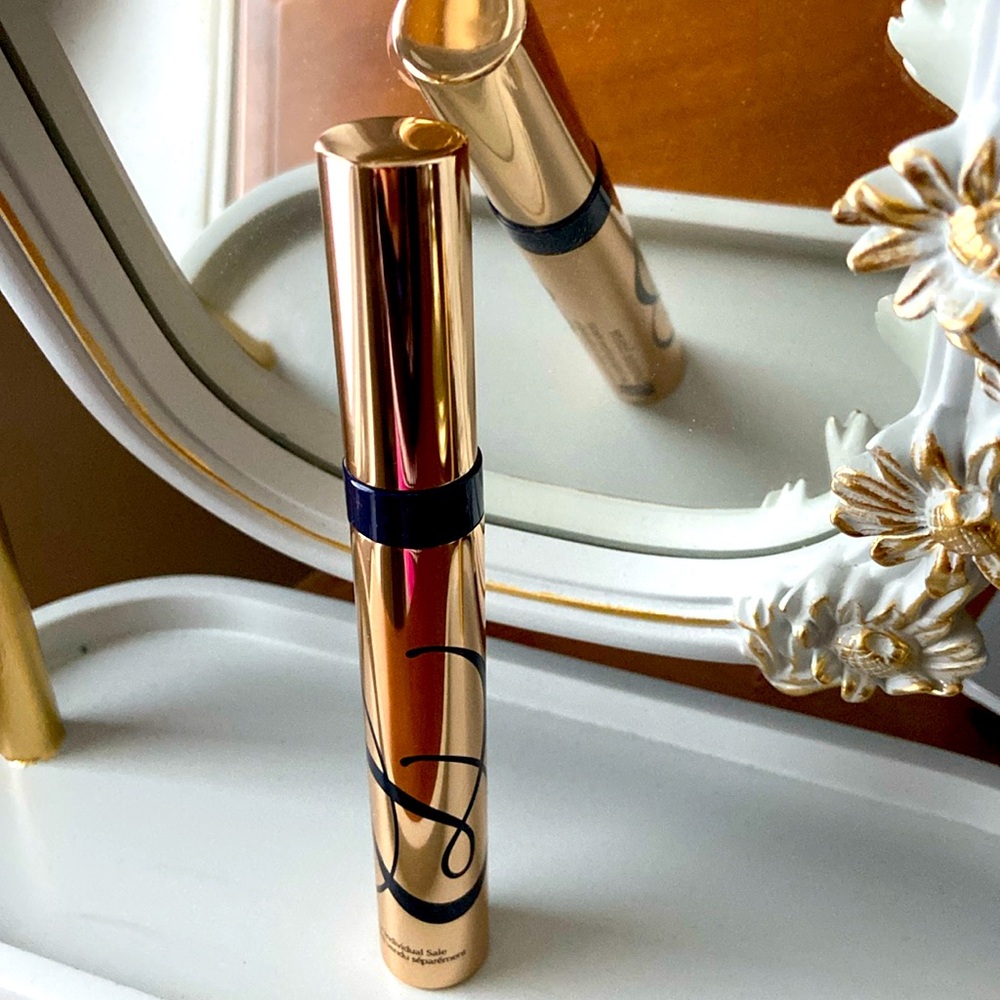 Estée Lauder mascara in extreme black